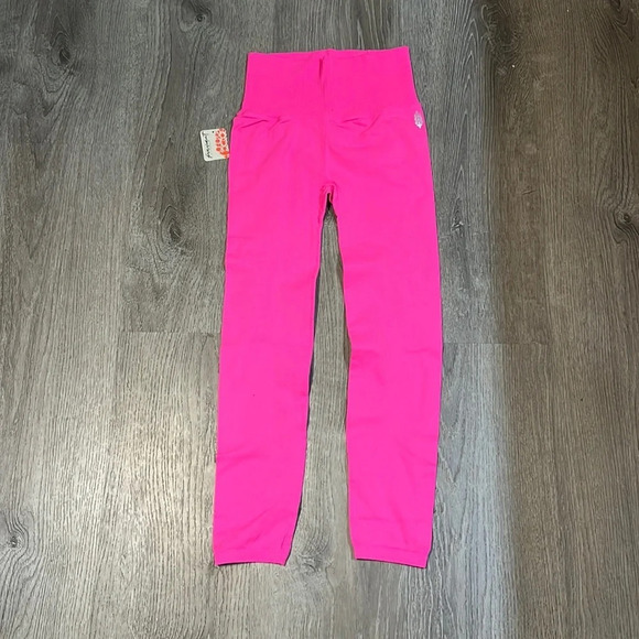 Free People Movement Good Karma Barbie Core Tropical Pink 7/8 Leggings - Picture 3 of 7
